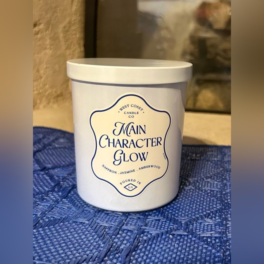 Leoben Company Main Character Glow Candle 9oz